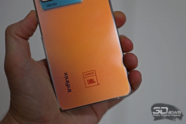 Обзор смартфона Infinix NOTE 30 Pro: стекло, 108 мегапикселей и беспроводная зарядка 