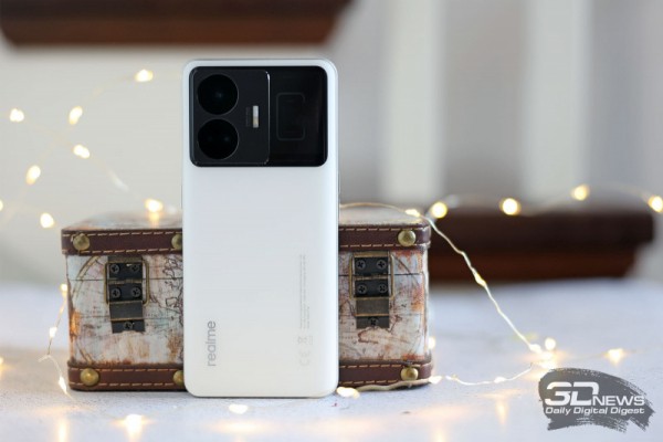 Обзор смартфона realme GT3: от нуля до сотни за девять минут 