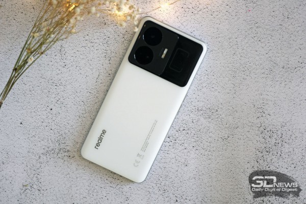 Обзор смартфона realme GT3: от нуля до сотни за девять минут 