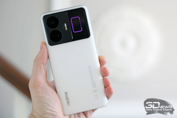 Обзор смартфона realme GT3: от нуля до сотни за девять минут 